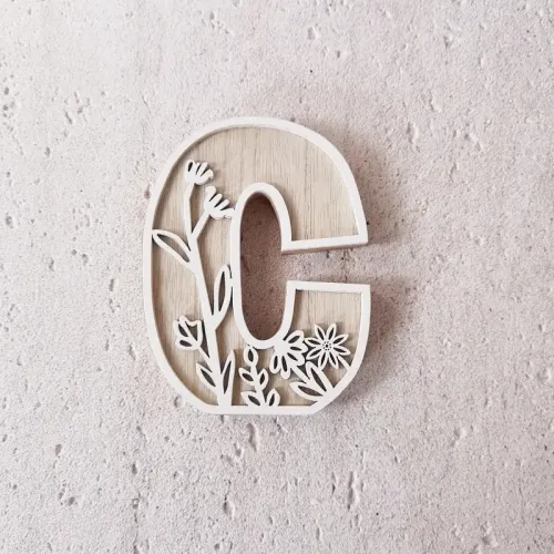 1pc Floral Carved Wooden Letter, Rustic Wood Alphabet Wall Decor - C